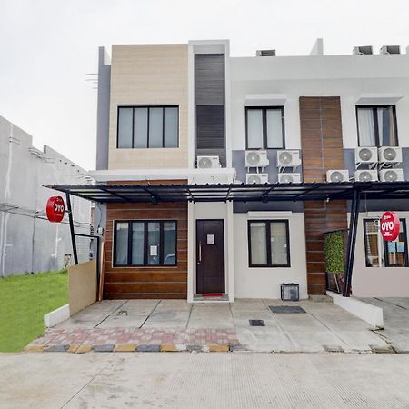 OYO 90215 Ada Residence Telukjambe Exterior foto